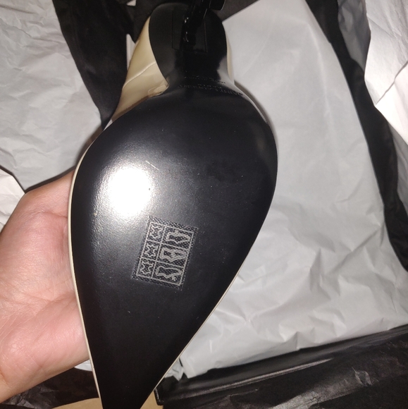 Saint laurent OpYum Patent 110mm YSL-Heel Pumps NEW with box Size: 8.5B / 38.5EU - Picture 5 of 5